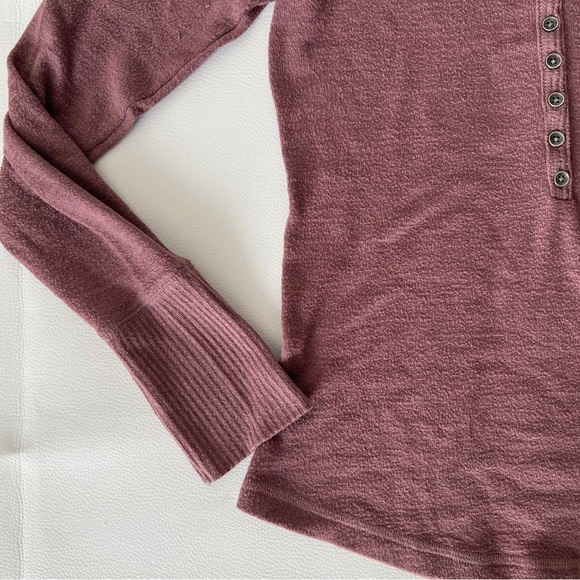 Soft AF Abercrombie and Fitch Henley Shirt size M - Picture 4 of 5
